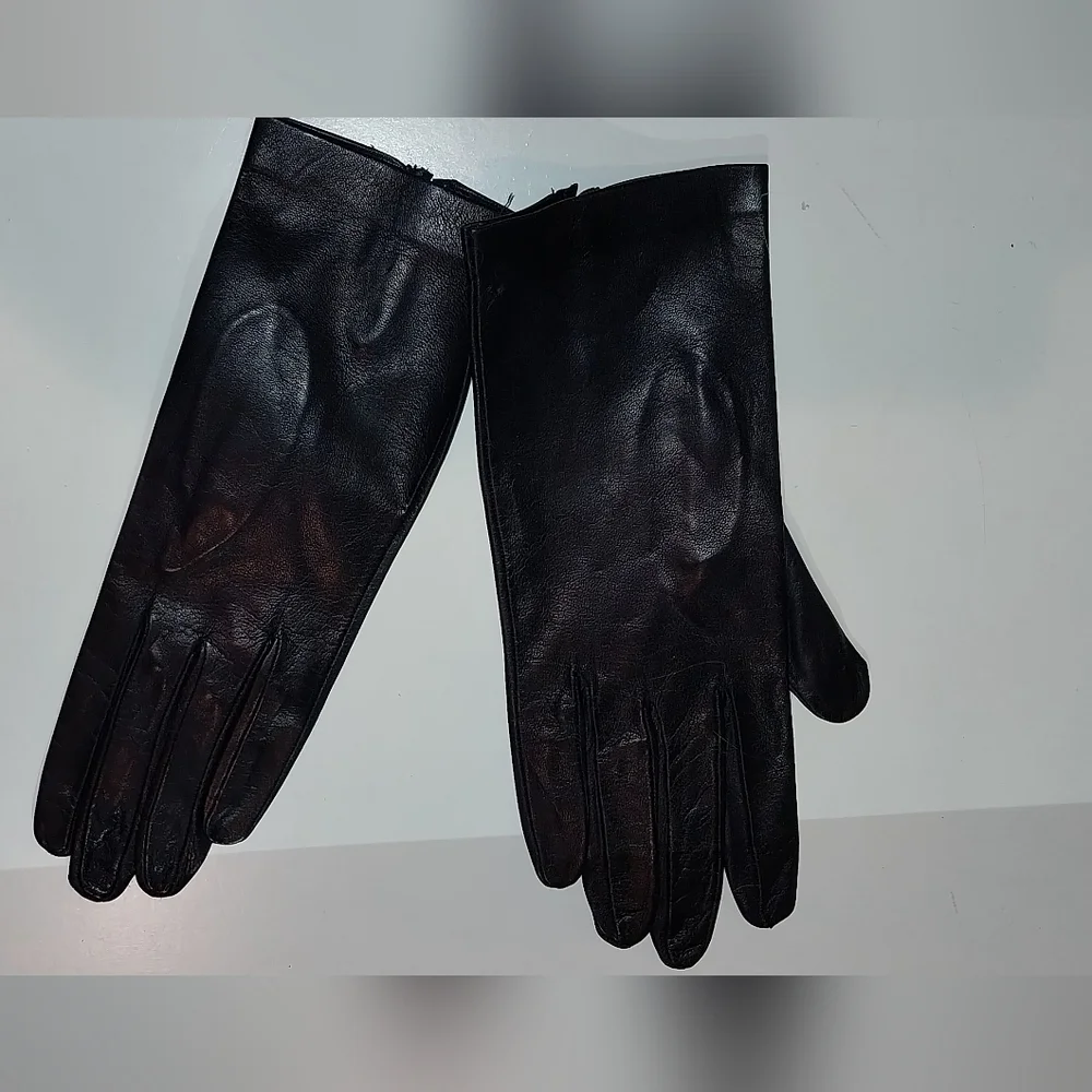 Lambskin Leather Gloves, Sleek For Driving & Sophidticated For Fashion, S